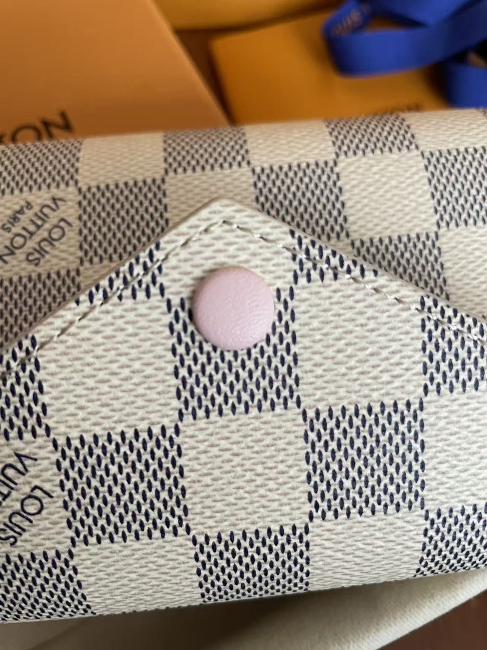Louis Vuitton Damier Azur Compact Wallet in White/Pink - Picture 5 of 8
